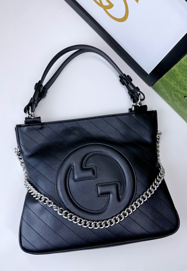 激安グッチバッグコピー着用イメージ